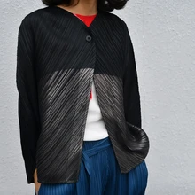 Changpleat весна новые свободные женские куртки пальто miяк плиссированные модный дизайн черный горячий серебряный большой размер v-образный вырез пальто прилив