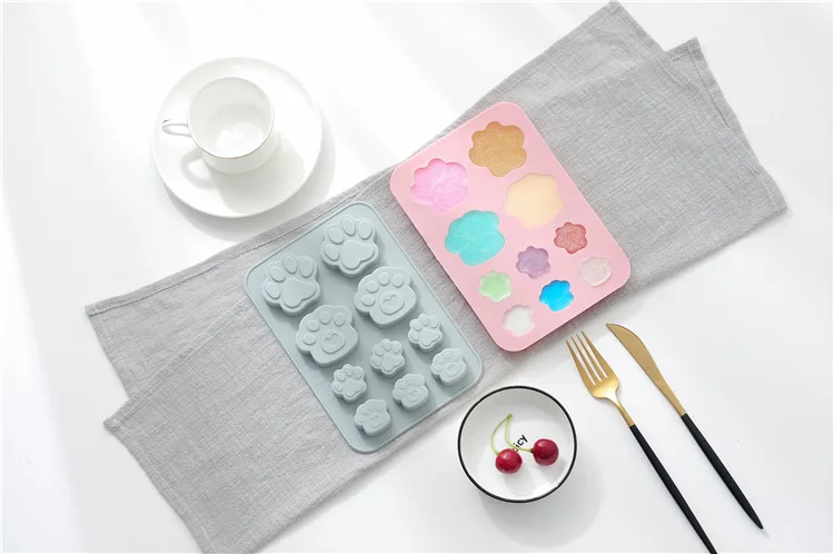 

Dog Footprint Silica Gel Cake Mould Cat Claw Hand Soap Mould High Temperature Cold Soap Making Supplementary Die Silicone Molds