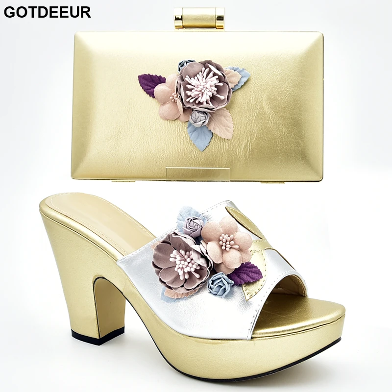 

New Fashion African Women Shoes and Bag Set Decorated with Appliques Italian Shoes with Matching Bags for Wedding Luxury Pumps