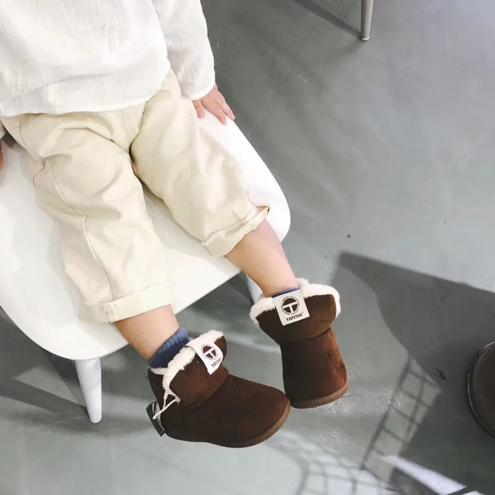 Новая зимняя детская обувь для мальчиков и девочек, детские модные зимние сапоги, плюшевая теплая хлопковая Толстая обувь с пряжкой на ремешке, детская одежда