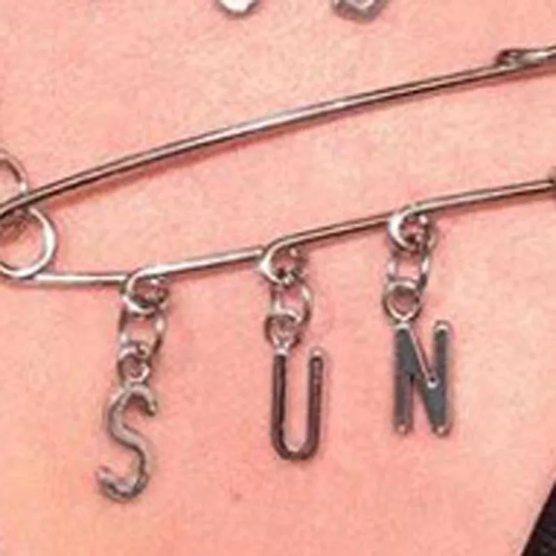 Самодельное ожерелье в стиле Харадзюку, панк, безопасная булавка, ангел, колье, ожерелье с инициалами, ожерелье с подвеской, подарки для женщин и девочек - Окраска металла: letter sun choker