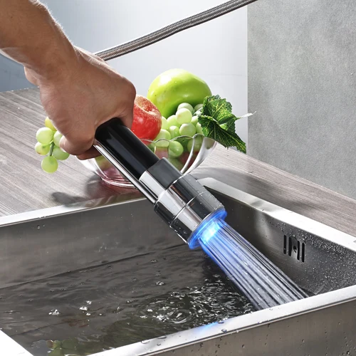 Uythner Mutifuction кухонный кран фиксированный вращающийся Замена ручной душ спрей с светодиодный - Цвет: Black and  Chrome