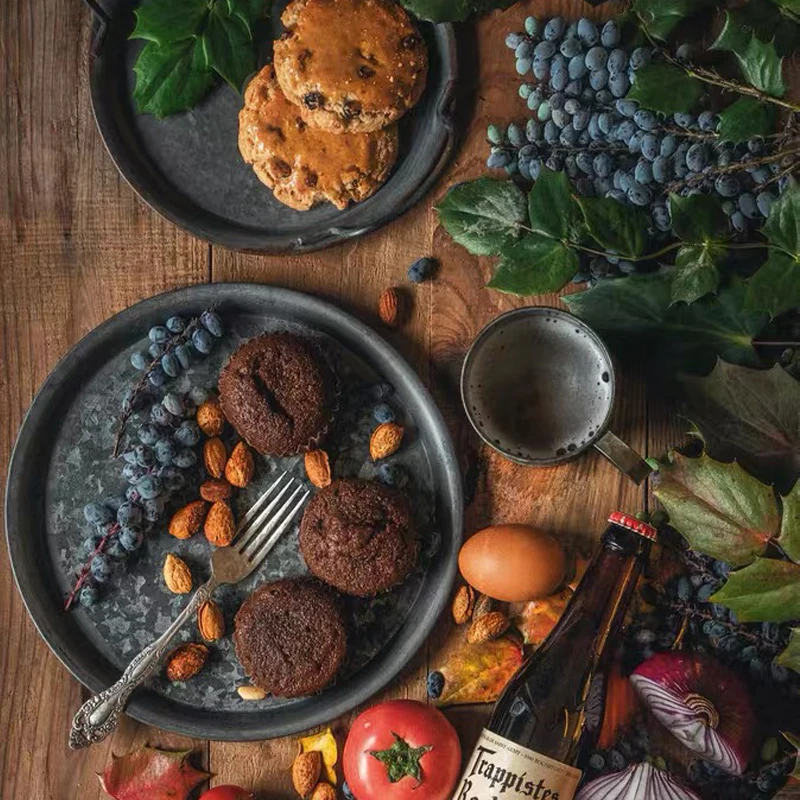 Handcrafted Metal Serving Trays Antique Round Wrought Iron Storage Tray Dessert Fruit Cake Bread Plate Home Kitchen Decoration storage tray wooden serving tray kitchen tray