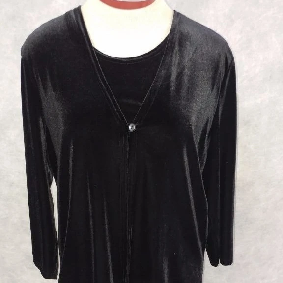 Kathie Lee Collection skirt set size 10 black velvet top attached tank