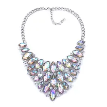 New Exaggerated Alloy Inlaid Crystal Retro Necklace Rhinestone Pendant Clavicle Chain Boutique Necklace retro gem inlaid round pendant necklace for women