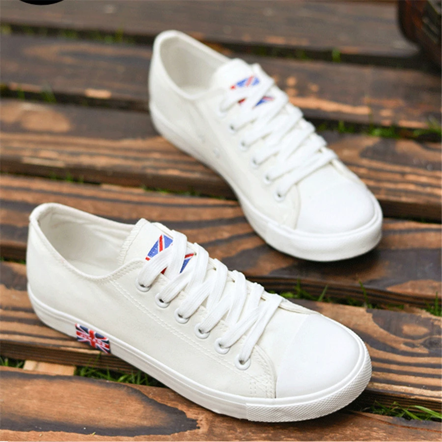 Rubber Sole Students Summer Casual Shoes 2017 Lace Up Couple Shoes Women Breathable White Flag Print