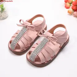 Дети haochengjiade обувь Летние босоножки для девочек мода вырез принцесса обувь для девочек плоские мягкие с закрытым носком детские сандалии