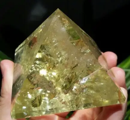 

WBY---704+++Natural Citrine Quartz Crystal Pyramid Healing China