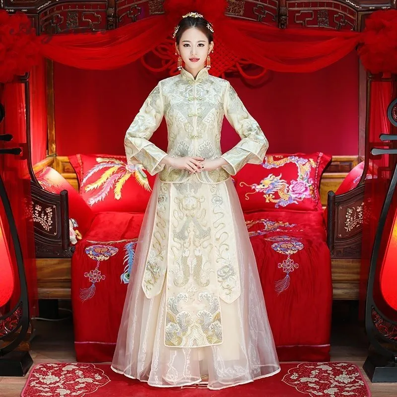 

2019 Spring Champagne Color Cheongsam China Long Sleeve Dresses Qi Pao Women Chinese Wedding Dress Qipao Modern Bride Gown Robe