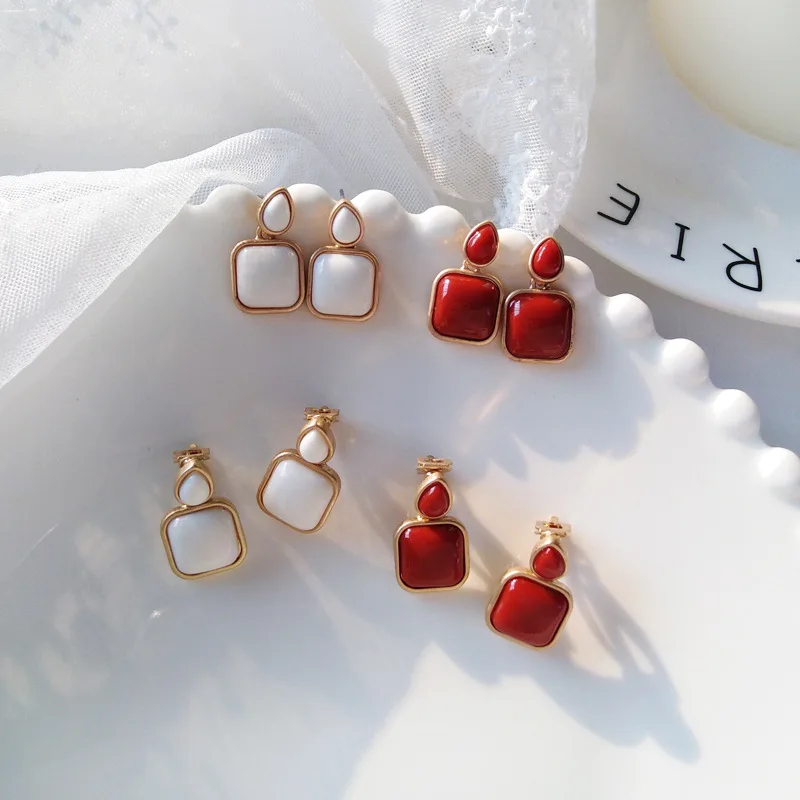 

Red Square Stone Clip on Earring No Pierced Vintage Palace Geometric Water Drop Resin Crystal Ears Clip Earring Without Piercing