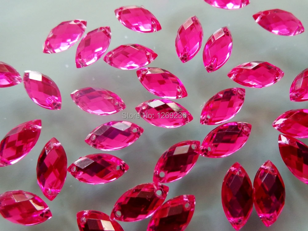 Tucireat Strass 1600 Pièces Bijoux Acryliques Strass a Coudre Diamants Décoratifs Cristaux Gemmes en Acrylique Embellissements Faux Diamant Bijoux Strass Acryliques pour Artisanat