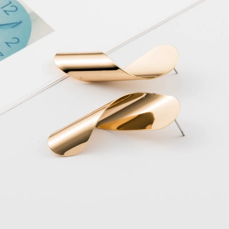 Новые необычные глянцевые металлические серьги для женщин, подарок, Ретро преувеличенные спиральные изогнутые серьги-гвоздики, массивные модные ювелирные изделия Brinco