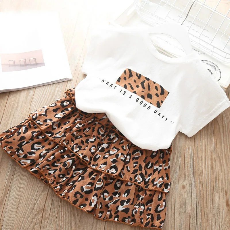 Комплект одежды для девочек, новинка 2019 года, хлопковая одежда для маленьких девочек топы с буквенным принтом + юбка с леопардовым принтом