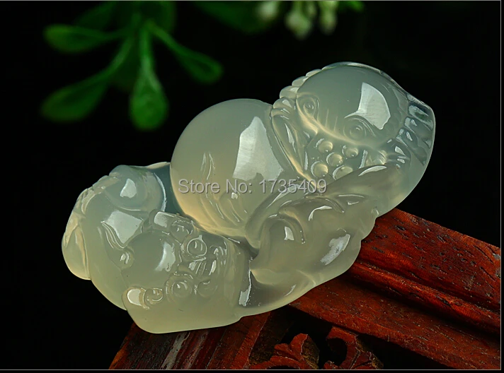 

Elegant Natural Icy Chalcedony Carved Pixiu Bag Crab Pendant Bring Lucky