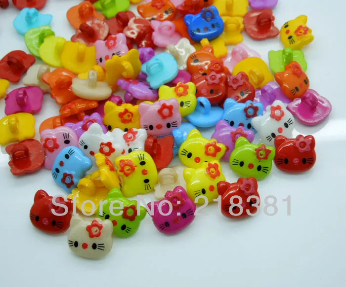 

200PCS/lot Random Mixed Color Plastic Hello Kitty Pattern Cartoons Sewing Cloth Kids Button Clothes Findings 14X13mm