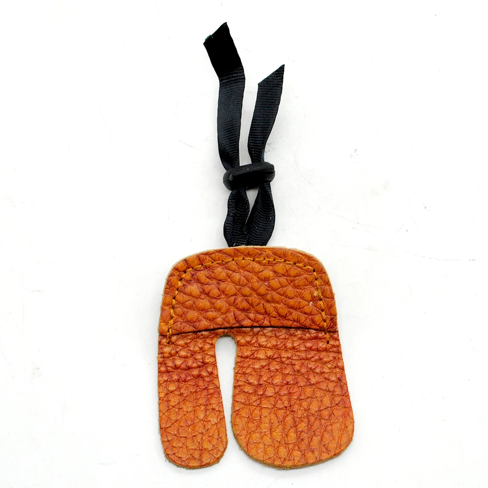 

1 PC 3 Finger Tip Cow Leather Archery Finger Hunting Guard Protection Safety Pad Glove Tab Bow for Archery Sport