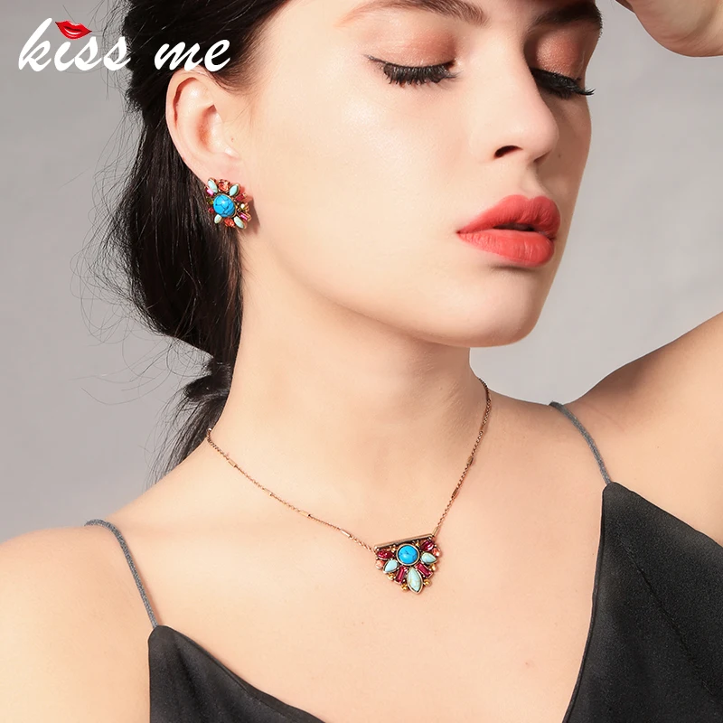 

KISS ME Multi Color Crystal Synthetic Stone Triangle Pendant Necklace 2018 Women Clavicle Necklace Minimalist Jewelry