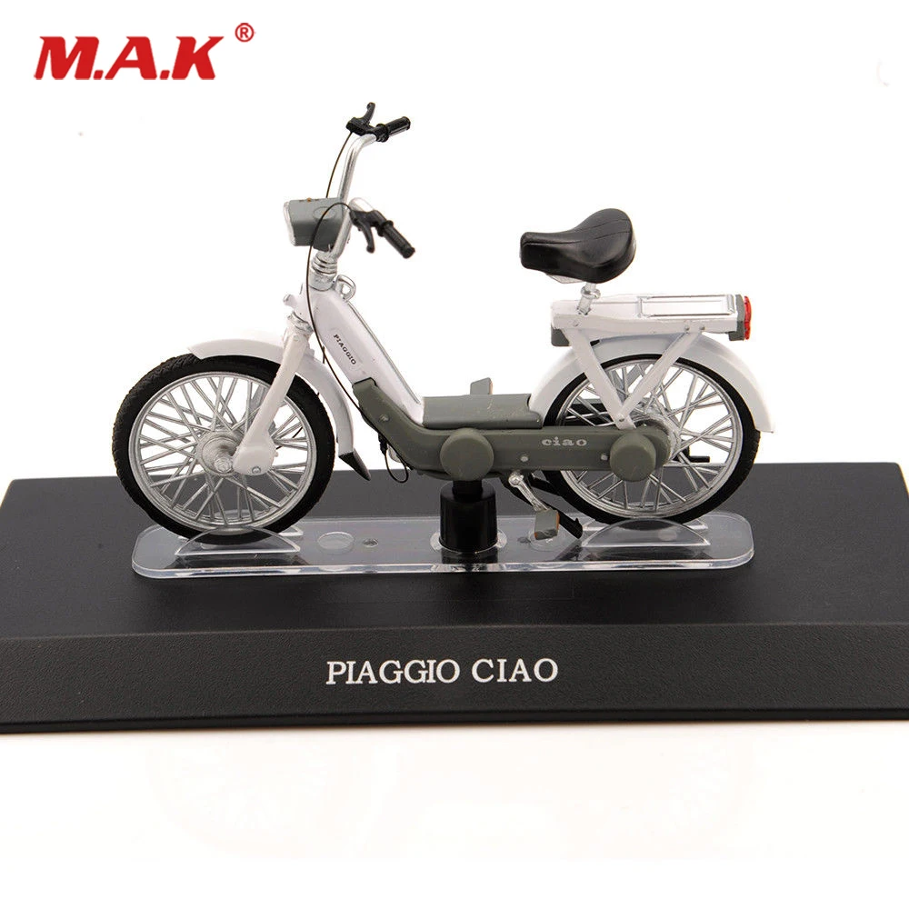

Cheap toys 1:18 Scale PIAGGIO CIAO White Electric Alloy Diecast Motorcycle Vehicles Moto Kids Toys Collection Gifts