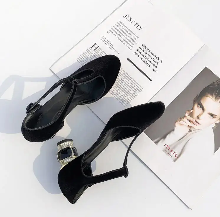 Stylesowner/Новое поступление года; весенние туфли-лодочки на высоком каблуке; свадебные туфли с Т-образным ремешком и драгоценными камнями; красивые модельные туфли
