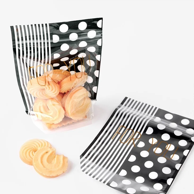 

18.2*13.3*6.4cm 50pcs black white dot design zipper bag Cookie Snacks Chocolate Gift party Decoration Packaging Bags