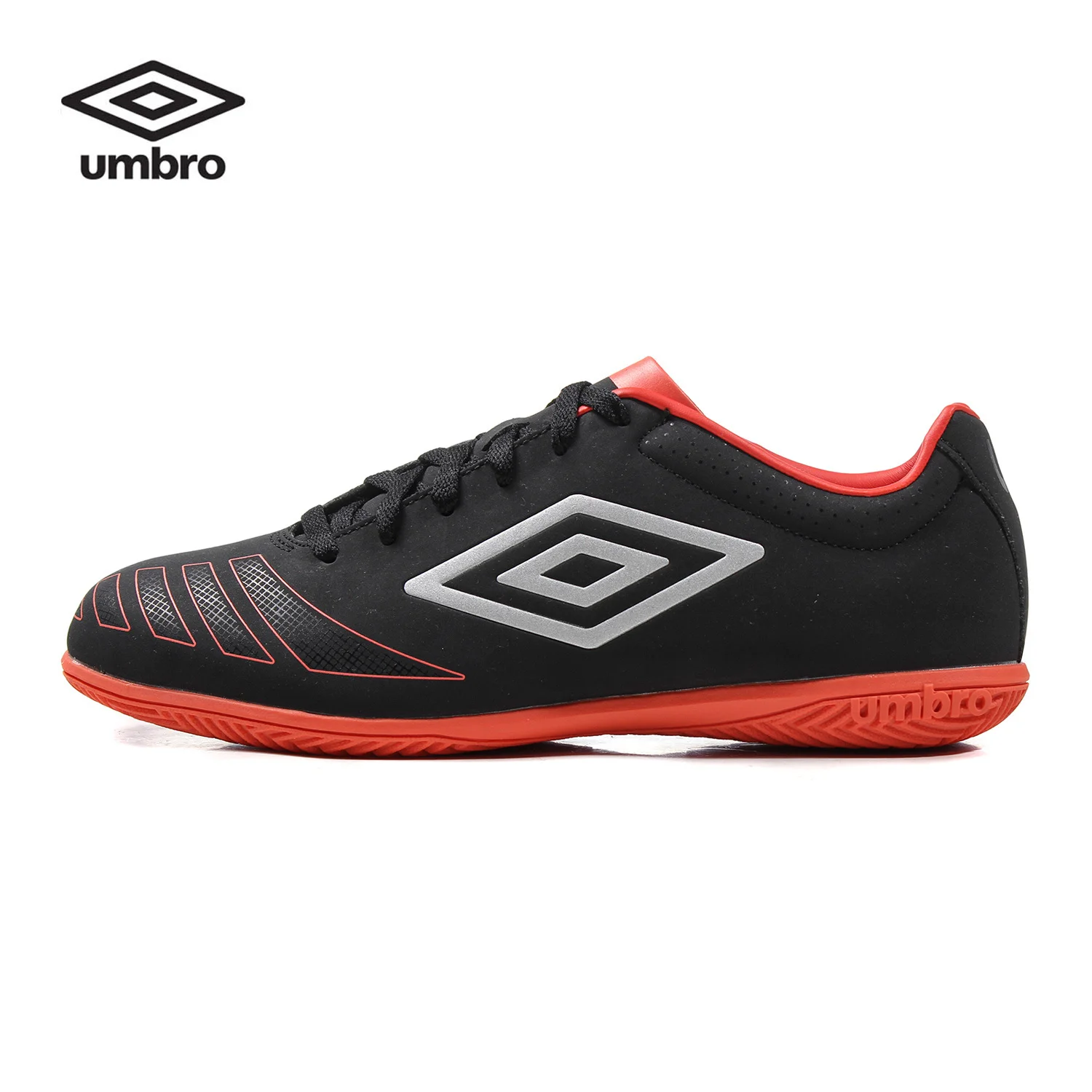 

Umbro Football Shoes Men IT Non-Spikes Synthetic Leather Professional Training Soccer Shoes Football Boots Ucb90107