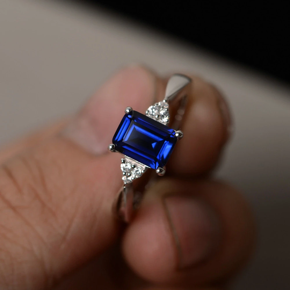 リング用女性ラボサファイアリングs925スターリングシルバー8 × 6ミリメートルエメラルドカットサファイアリング婚約ウェディングファッションバゲ リング用女性ラボサファイアリングs925スターリングシルバー8 × 6ミリメートルエメラルドカットサファイアリング婚約ウェディングファッションバゲ