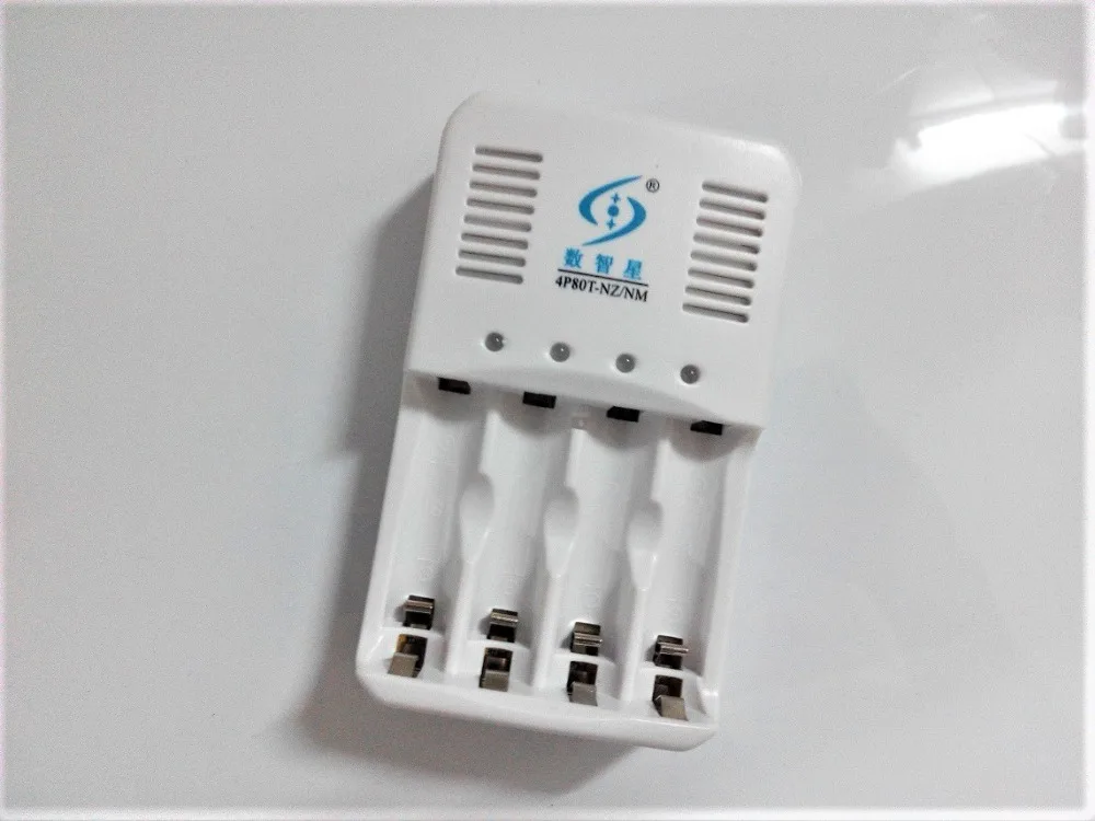 4 slots Ni-Zn NiMH AA AAA battery Charger set 1.2V 1.6V AA AAA battery Charger 4 slots Ni-Zn NiMH AA AAA battery Charger set 1.2V 1.6V AA AAA battery Charger