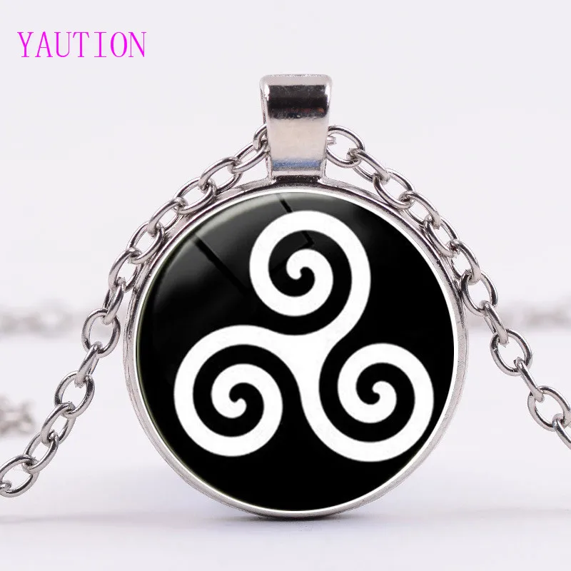 3/Color Teen Wolf Triskele Necklace Triskelion Allison Argent Necklace Glass Cabochon Necklace Statement Choker Necklace 3/Color Teen Wolf Triskele Necklace Triskelion Allison Argent Necklace Glass Cabochon Necklace Statement Choker Necklace