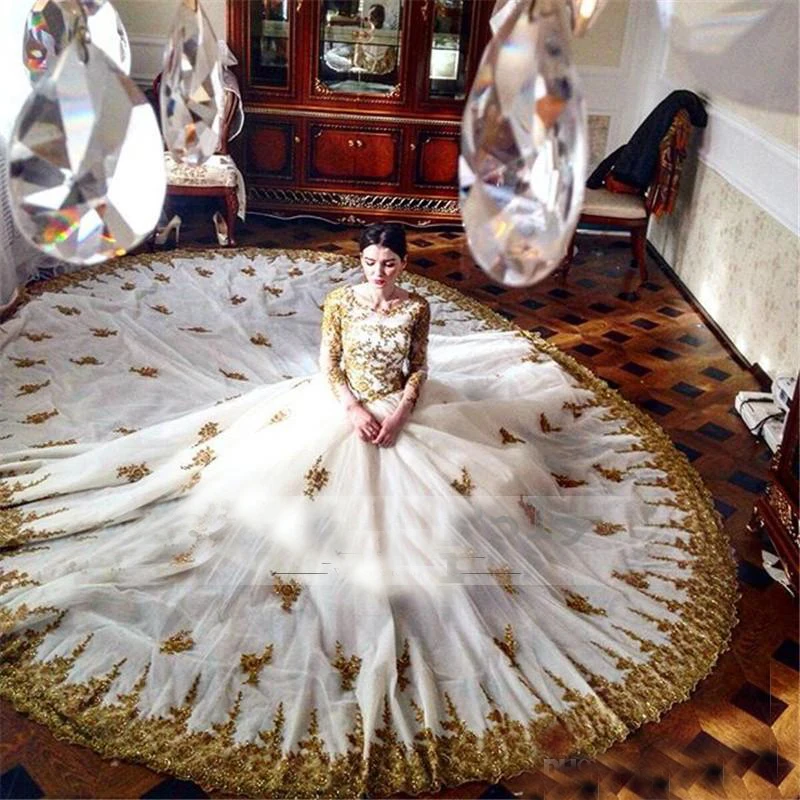 -Vestidos-De-Novia-2016-Luxury-Arabic-Scoop-Neck-Long-Sleeve-Gold-Beading-Lace-Applique-Puffy (1)