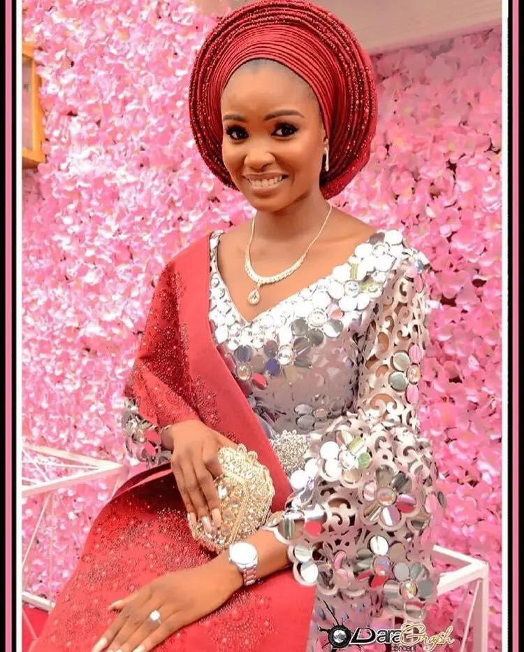 

Embroidery African Lace Fabric Fashion Laser Cutting Jacquard Fabric For Party New Origin Swiss Guipure Lace Material