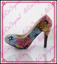 Aidocrystal koreanische frauen pumpt abend party kleid schuhe handgemachte damen bunte diamant kristallabsatz schuhe