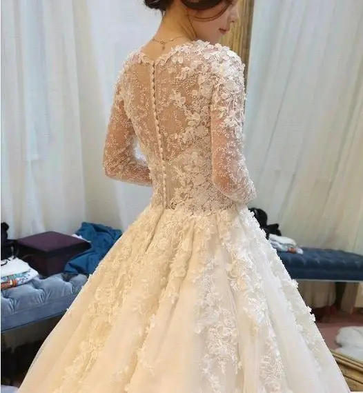 vintage lace long  sleeve wedding dress