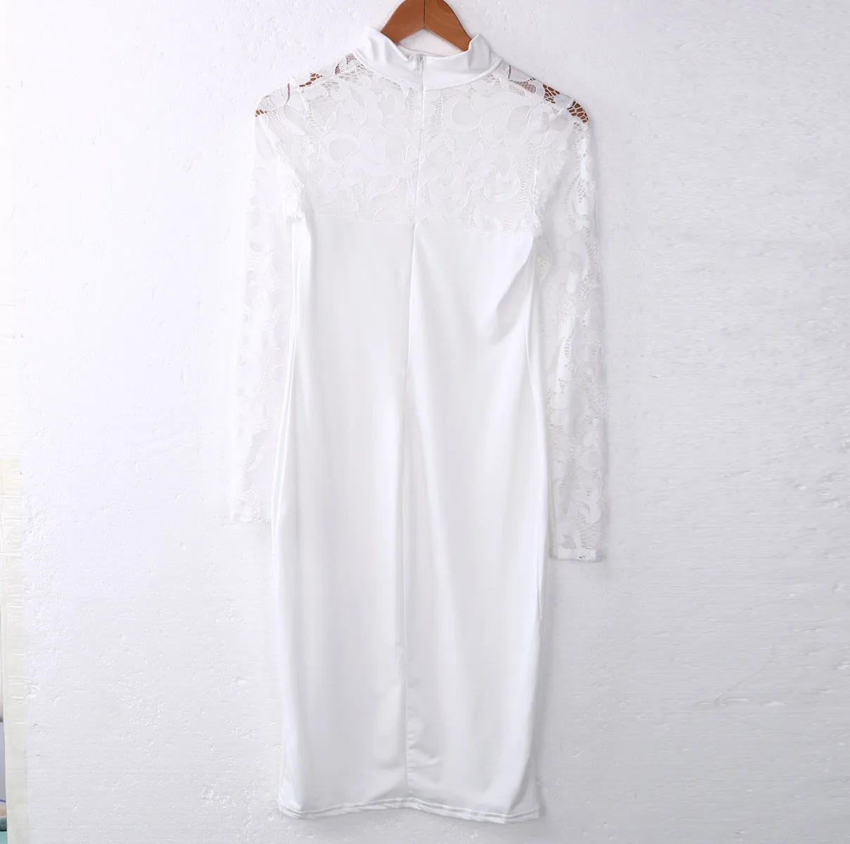 Женское черное кружевное осеннее платье женское карандаш с запахом на три