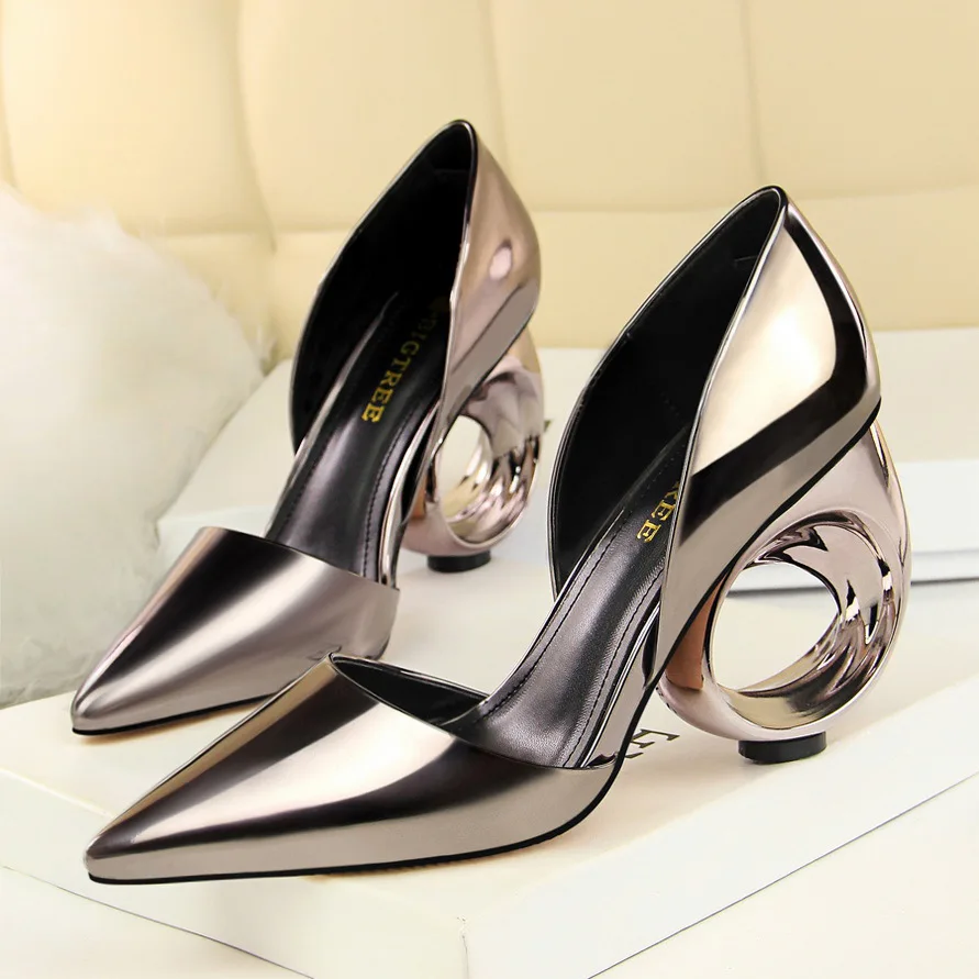 

Fashion simple metal hollow with high-heeled shallow mouth pointed sexy nightclub hollow female sandals strange style