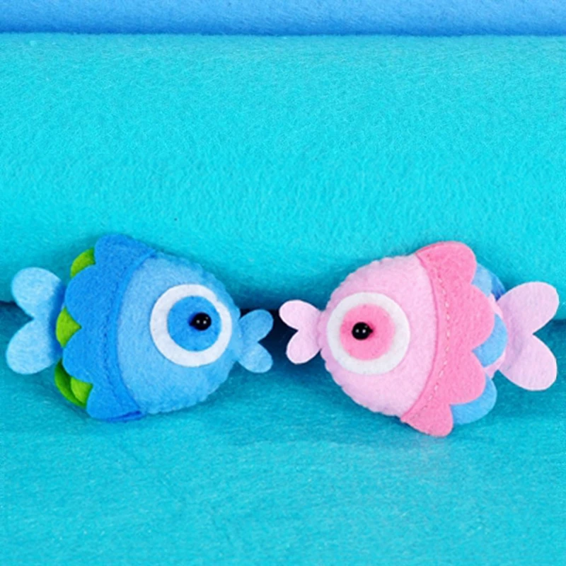 

2Pcs/set Cartoon Fish Style Couple Keys Pendant Ornament Backpack Felt Pendent Handmade Sewing Art Needle Craft Felt DIY Package