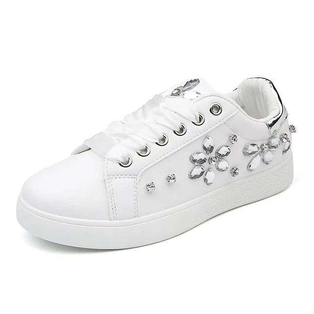 Brand New Pearl Espadrille Soft Leather Rhinestone Women Flat Shoes Loafers Sneakers Party Female Shoes Espadrilles - Цвет: White