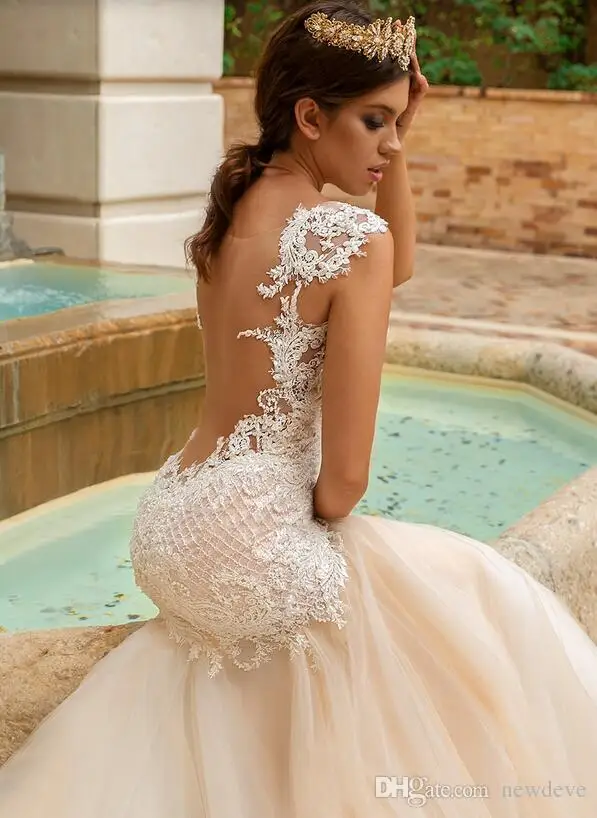 crystal-design-mermaid-wedding-dress-sexy-see-through-back-vestido-de-novia-champagne-lace-2018-wedding-dresses (2)
