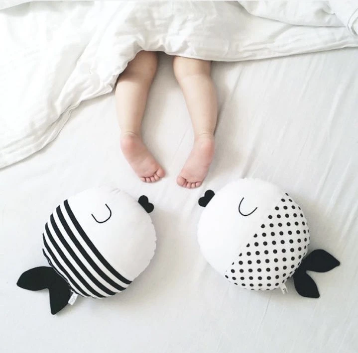 Mignon 40 Cm Noir Blanc Dessin Anime Poisson Oreiller Jouets Bebe Enfants Garcons Fille En Peluche Jouets Doux Animaux En Peluche Poupees Enfants Cadeaux De Noel Aliexpress