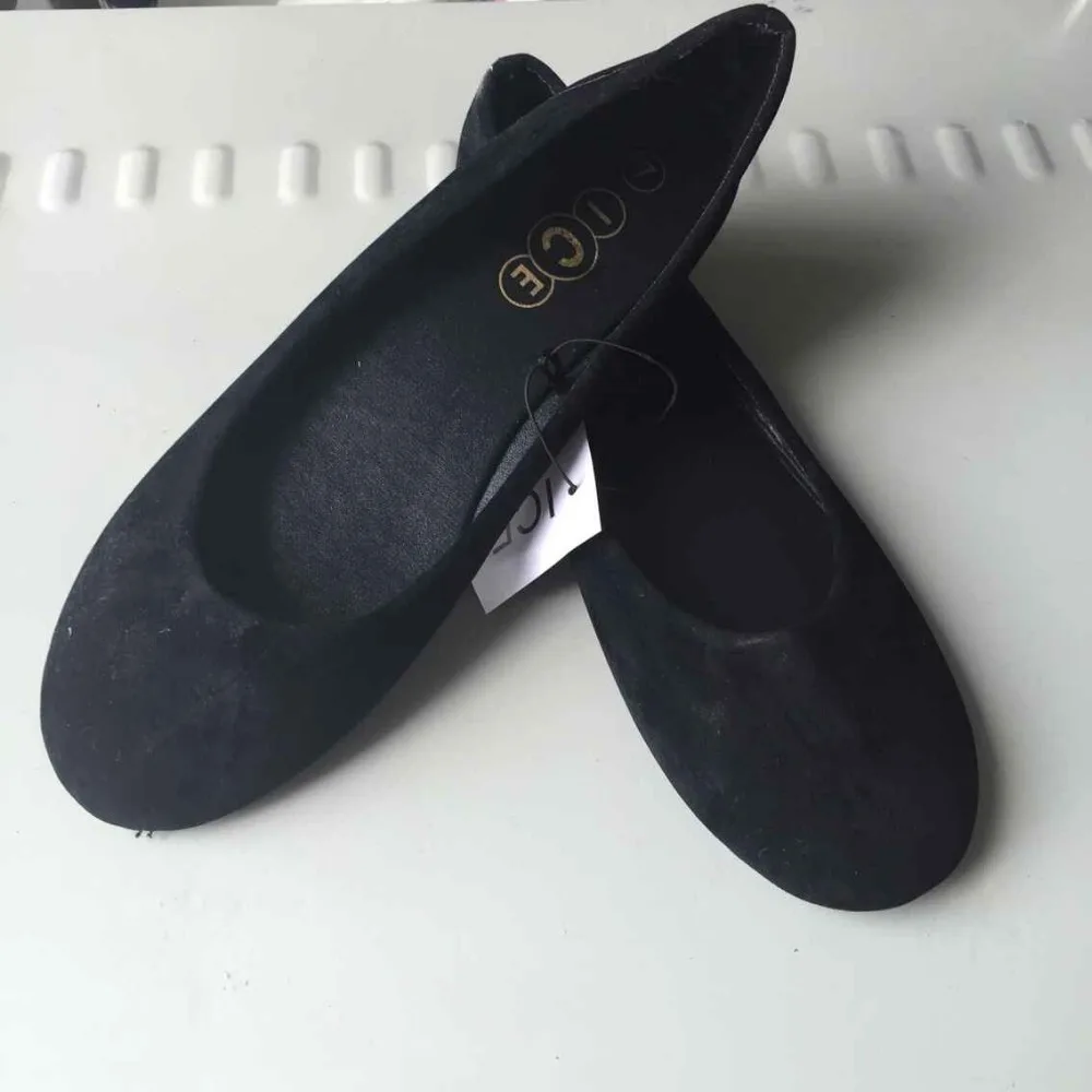 name brand flat shoes