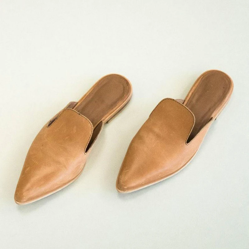 SHUJIN/кожаные женские шлепанцы на низком каблуке; модная обувь с острым носком; сандалии в стиле пэчворк; женская обувь; zapatos mujer;