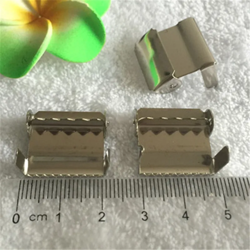 Tirantes con 4 clips en patrón de artesanos