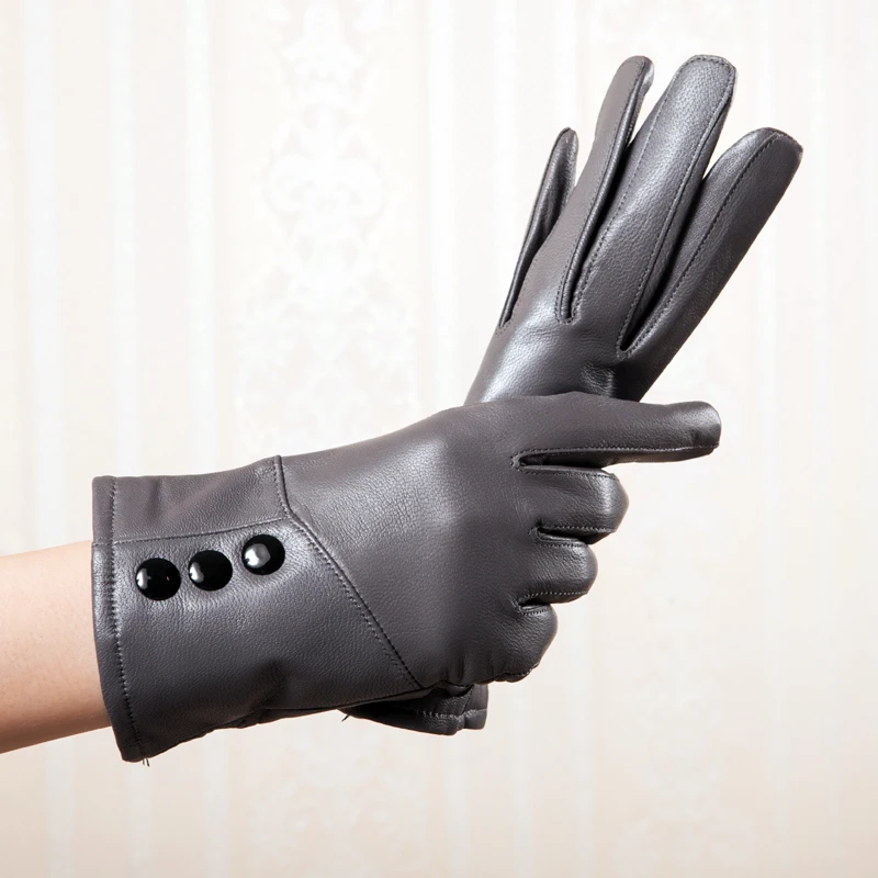 

Leather gloves autumn and winter women's warm women's points refers to cotton sheepskin thin thickening plus velvet bike
