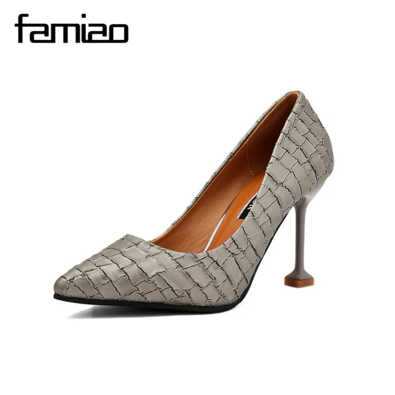 

FAMIAO Top Quality Crocodile Printed Metal Thin Heels Women Pumps Black Golden Color Sexy Wedding Pointed Toe chaussure