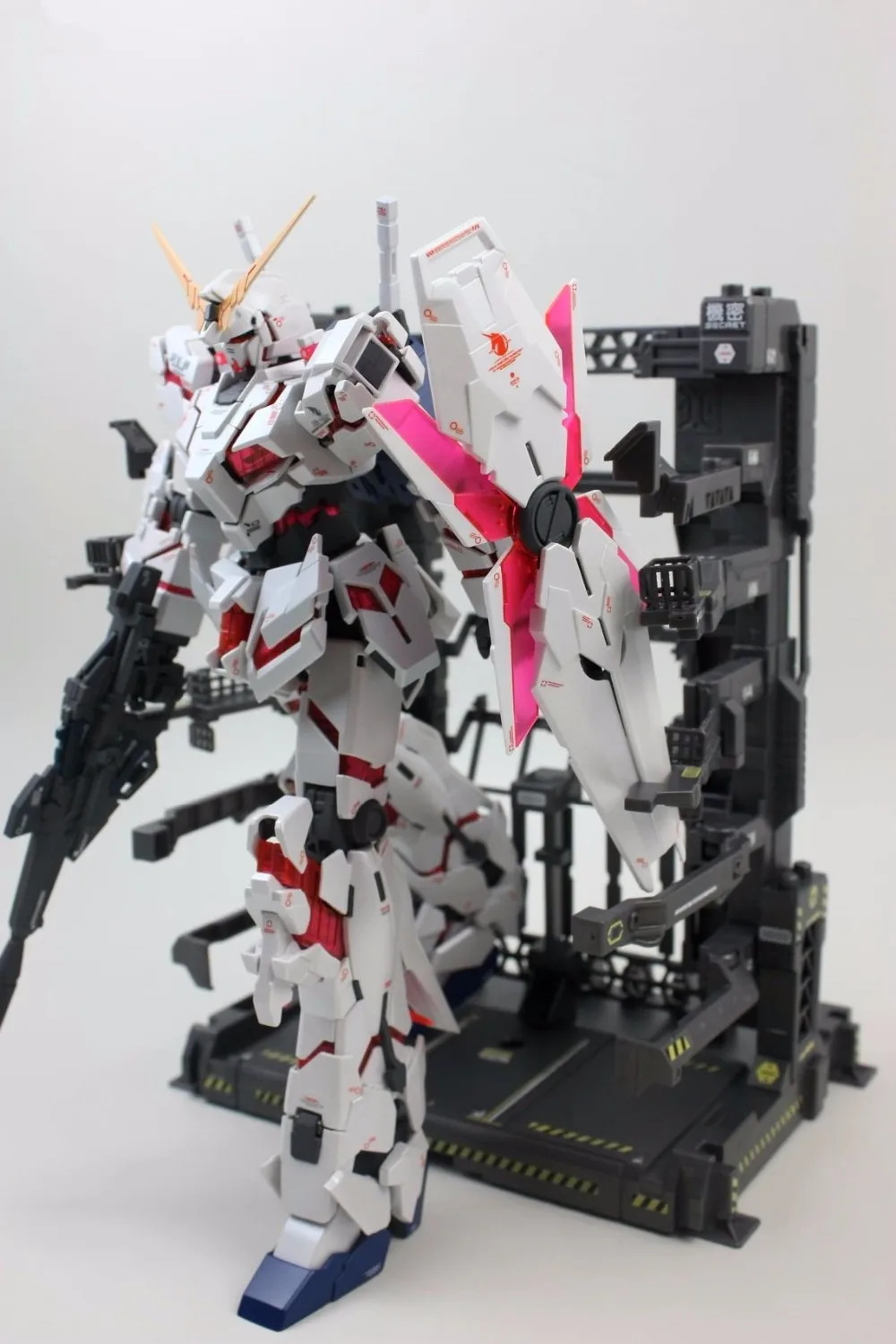 BW MS клетка база для Bandai 1/100 MG RE tv Gundam Единорог Страйк Фридом и т. Д. 3 цвета на выбор DB038