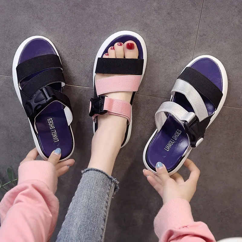 

Net red sandals and slippers women wear 2019 summer new Korean version of the flat bottom wild fairy fashion fashion beach tide