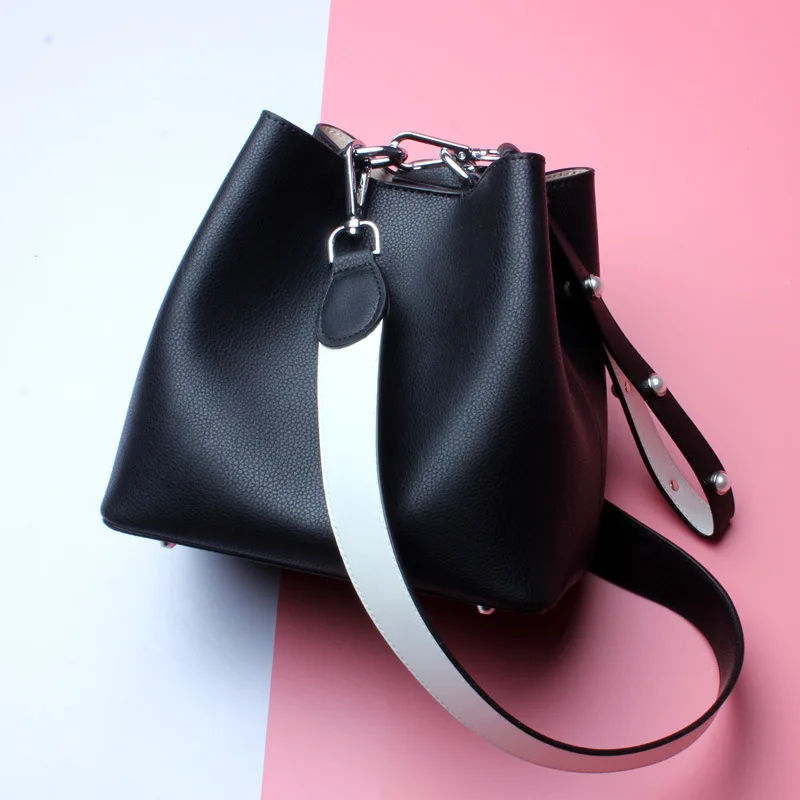 Women's new Korean version of the wild leather bucket shoulder bag Cowhide pure color the zipper handheld diagonal shoulder bag