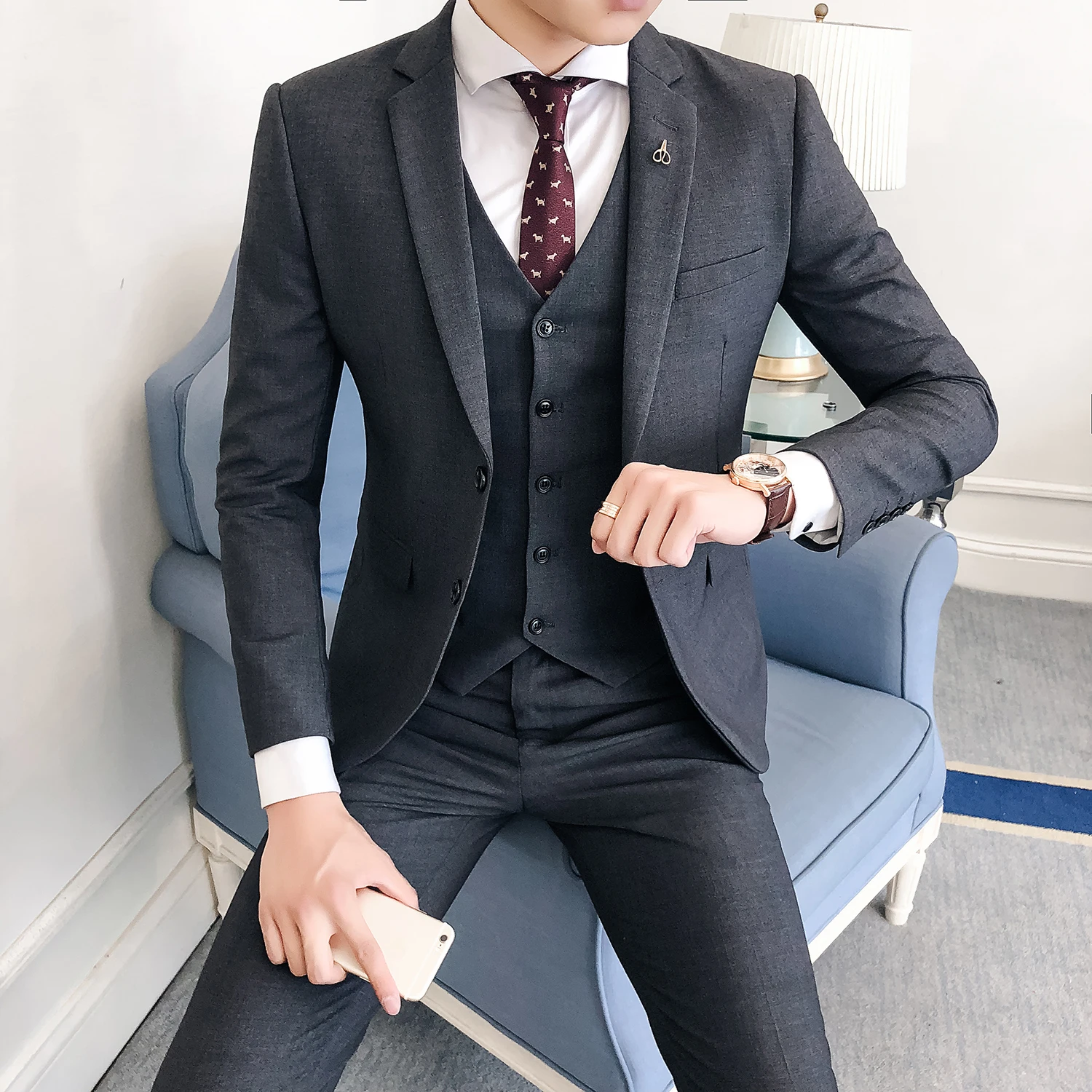 Two Buttons Slim Fit Suits 3 Pieces Suits(Jacket+Pants+Vest) Men Suits Notched Collar Wedding Groom Wedding Party Tuxedos