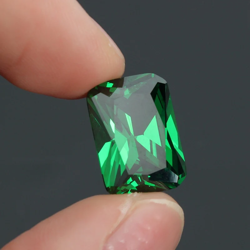 Sin calefacción deslumbrante 9.08ct Verde Zafiro 10X14MM Diamante Esmeralda Piedra Suelta
