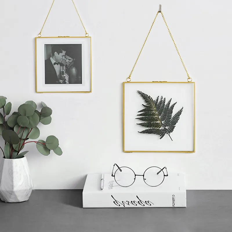 Nordic Luz de estilo de lujo oro latón colgante Marco de 6 pulgadas, 8 pulgadas habitación colgando de la pared de mesa foto marcos adornos regalos Nordic Luz de estilo de lujo oro latón colgante Marco de 6 pulgadas, 8 pulgadas habitación colgando de la pared de mesa foto marcos adornos regalos