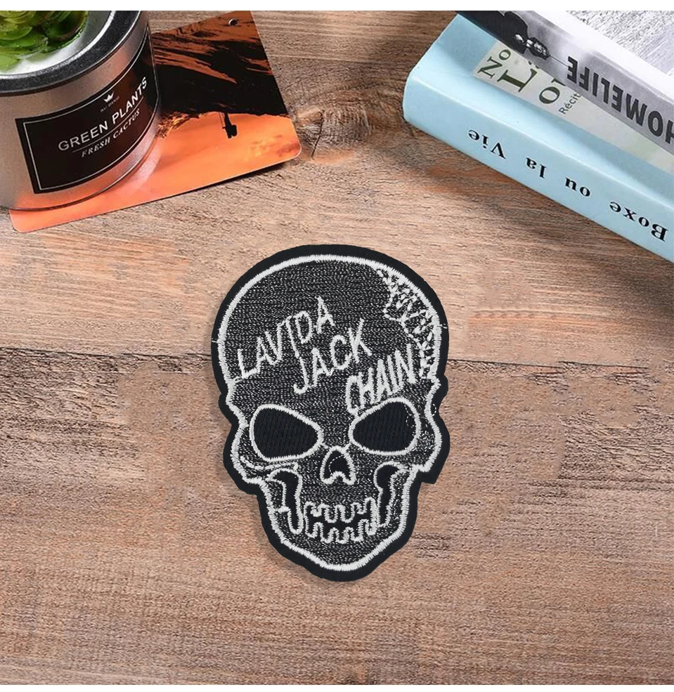 Motorcycle Patches For Jackets Playing Card Applique Skull Wing Tiger Patch Embroidery Iron Patches For Clothing Biker (9)